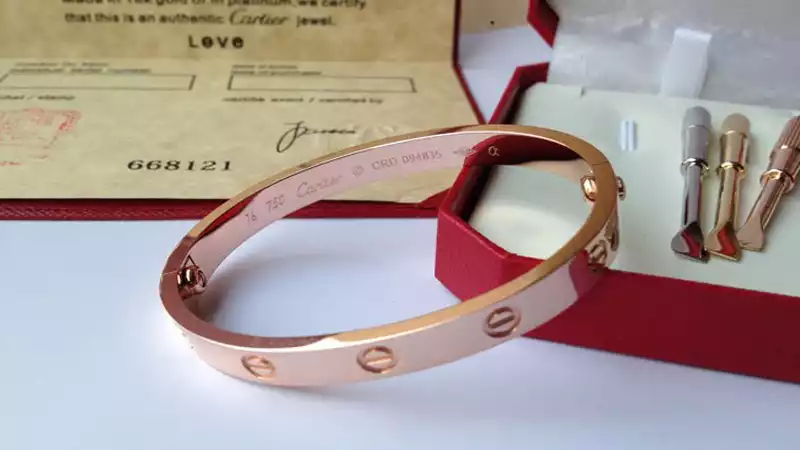 علت توجه خاص برندهای لوکس به رزگلد چیست؟